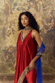 Maroon Halter-Neck Tunic With Capri Pants & Dupatta